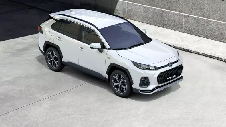 Suzuki Across, SUV hibrid plug-in 6