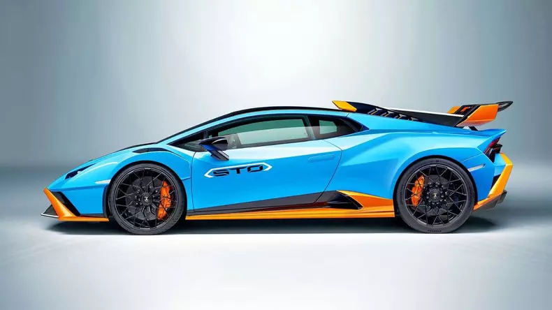 Lamborghini Huracan STO a debutat în România: cât costă și ce oferă?