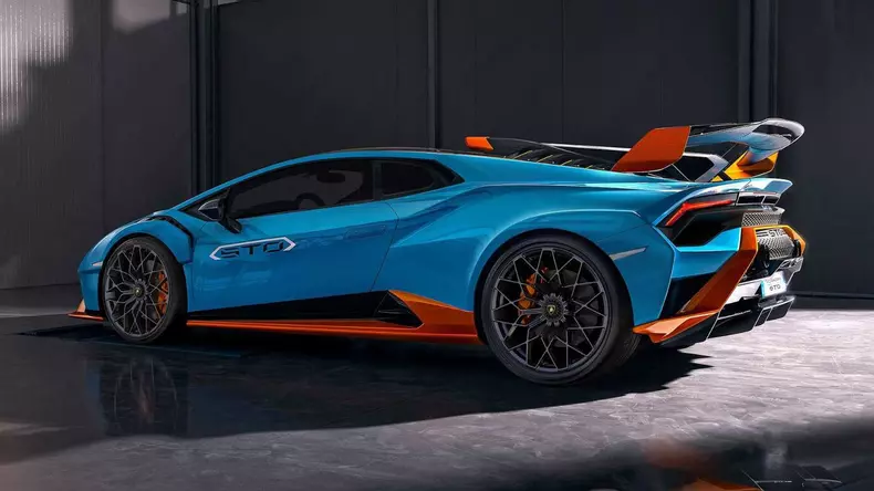 Lamborghini Huracan STO a debutat în România: cât costă și ce oferă?