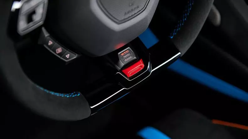 Lamborghini Huracan STO a debutat în România: cât costă și ce oferă?