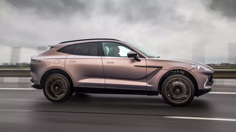 Aston Martin DBX 063