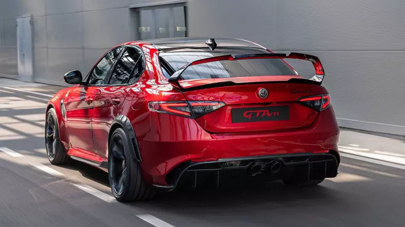 alfa giulia gtam 1
