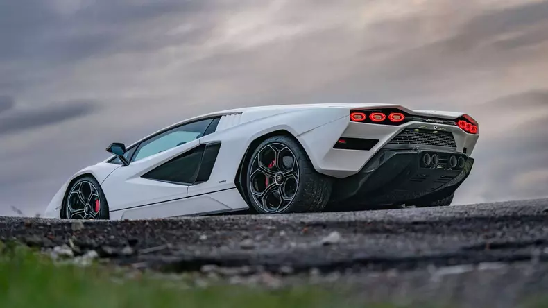 lamborghini countach lp 800 4 5