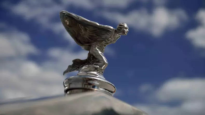 1Spirit of Ecstasy Kneeling