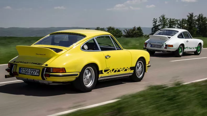 fifty-years-of-the-porsche-911-carrera-rs-2.7-pair-on-road