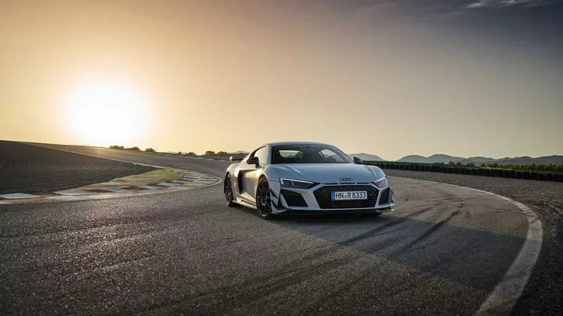 Audi R8 V10 GT RWD 2