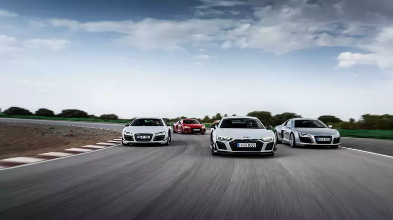 Audi R8 V10 GT RWD 8