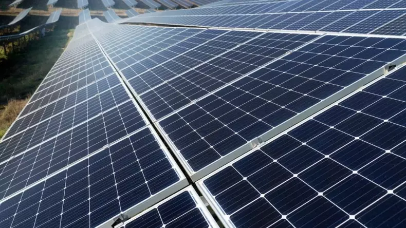 panouri fotovoltaice masini electrice