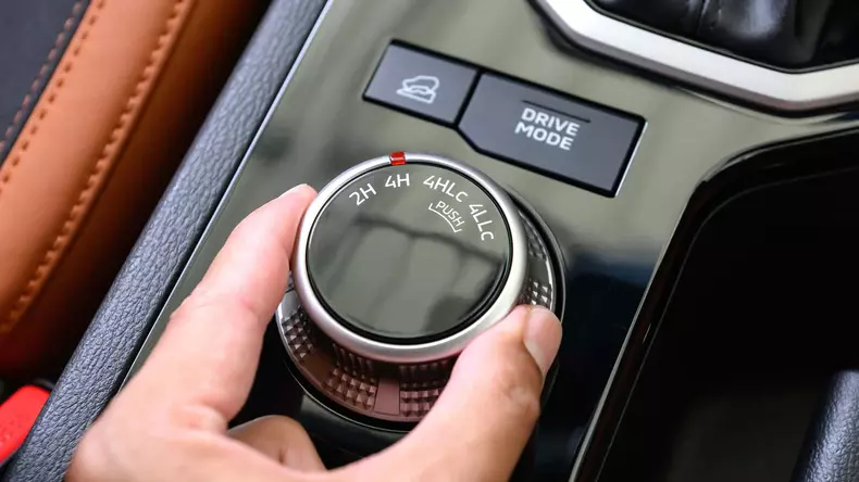 2024-mitsubishi-triton-l200 (30)