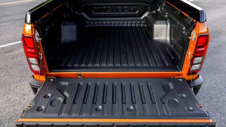 2024-mitsubishi-triton-l200 (47)