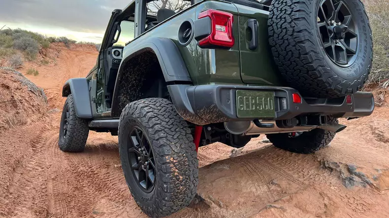 2024-jeep-wrangler 7