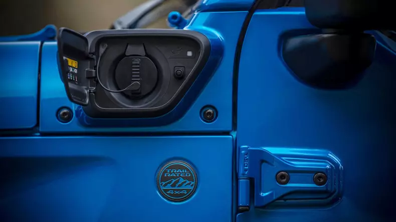 2024-jeep-wrangler 9