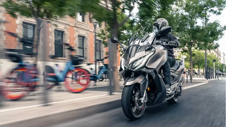 de-ce-sa-alegeti-un-scuter-de-la-un-producator-consacrat-precum-kymco