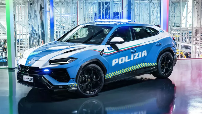 lamborghini-urus masina politie 1