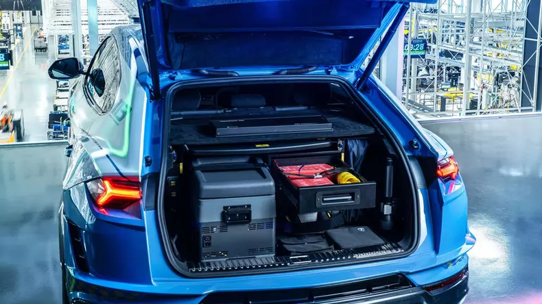 lamborghini-urus masina politie 3