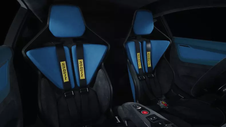 Extreme and exclusive, the A110 R Ultime demonstrates the best of Alpine’s expertise (5)