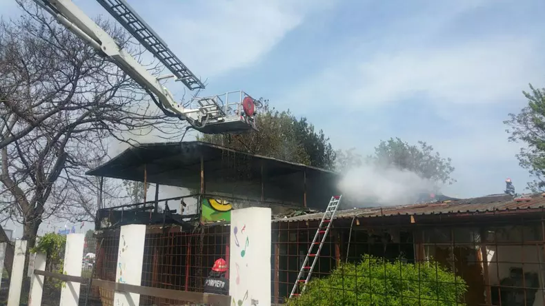 incendiu-restaurant-grozavesti 4
