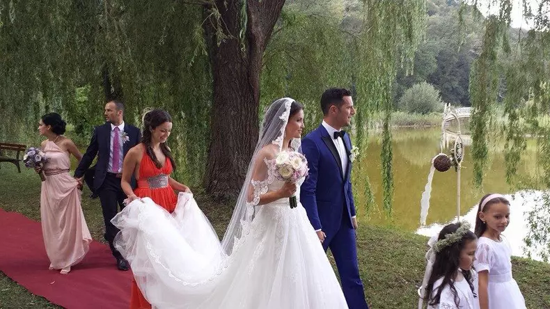 soția lui Adrian Nartea4