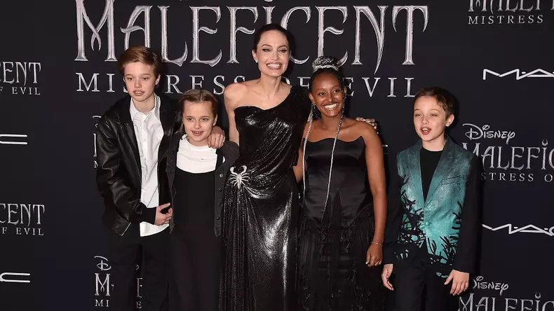 Angelina Jolie și copiii ei: Shiloh, Vivienne, Zahara și Knox