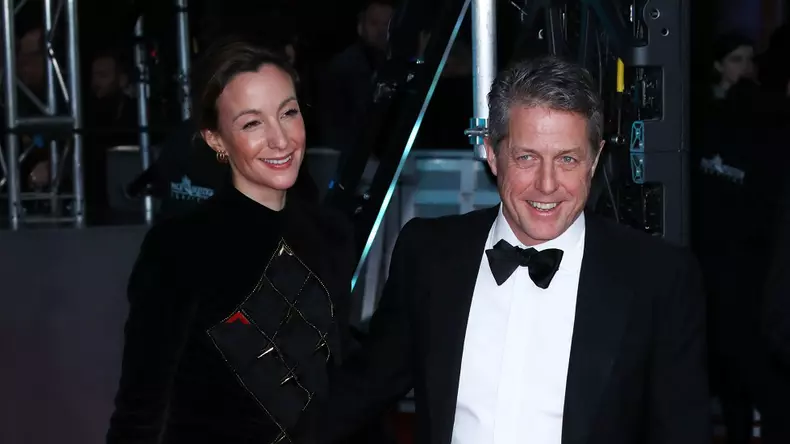 Hugh Grant și Anna Eberstein