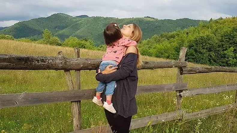 Amalia Enache și Alma