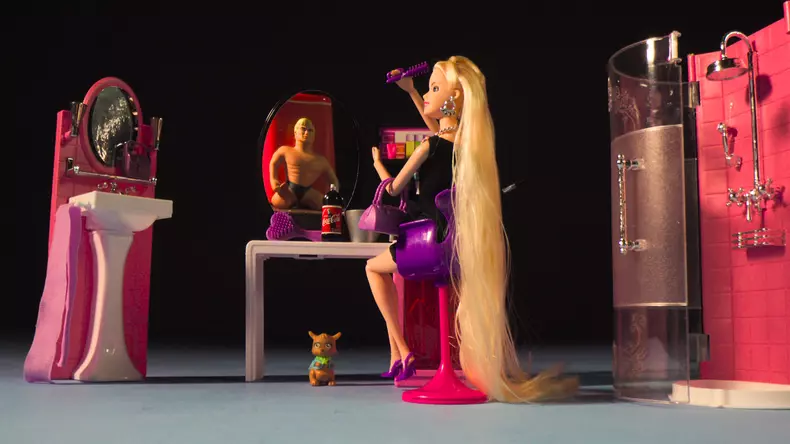 Regizorul Radu Jude va fi la Festivalul de Film de la Veneția, cu noul său scurtmetraj Plastic semiotic (3)