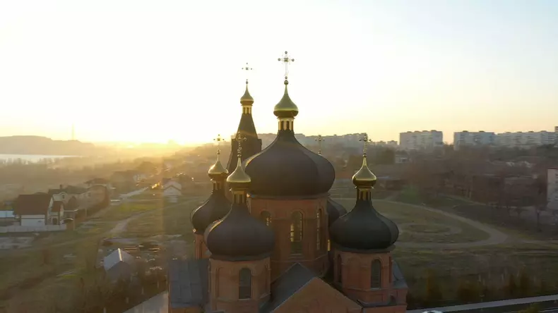 History-modifica-programul-si-difuzeaza-doua-documentare-despre-razboiul-din-Ucraina-24