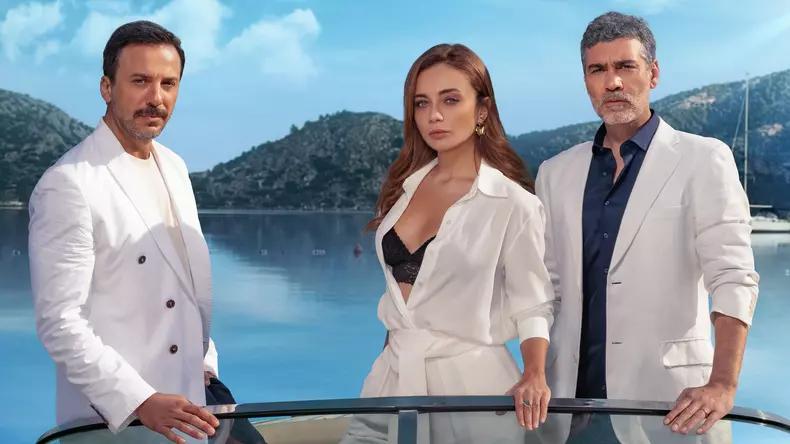Este serialul verii la turci! Ce trebuie să știți despre „Maviye Sürgün”, prima coproducție dintre turci și Telemundo. Trailer, distribuție, poveste (1)