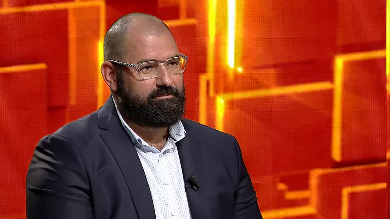 Adi Hadean la 40 de intrebari cu Denise Rifai_Kanal D (3)