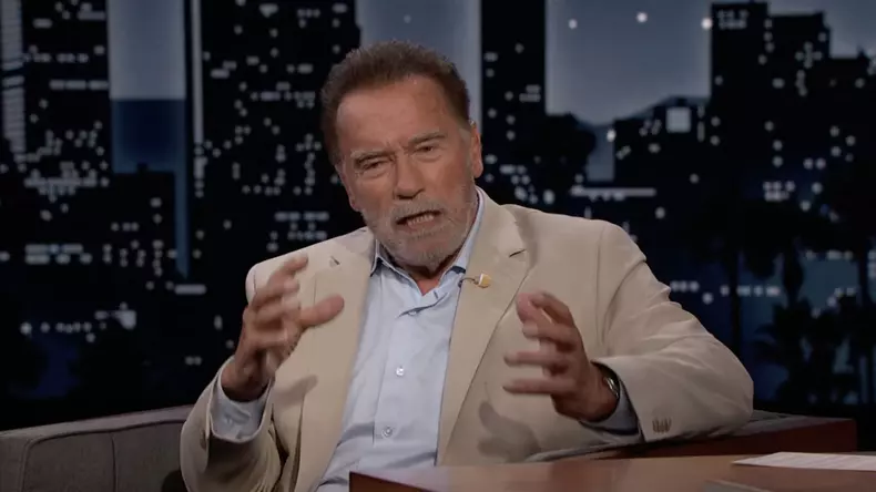 Arnold Schwarzenegger confie au micro de Jimmy Kimmel avoir refusé au départ de prononcer sa célèbre réplique dans "Terminator