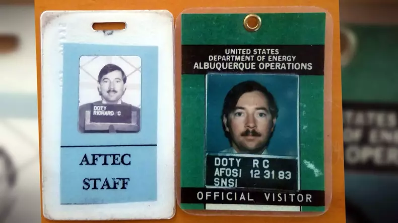 OZN Dosare secrete redeschise (parte din Sezonul Extratereștrilor) (3)