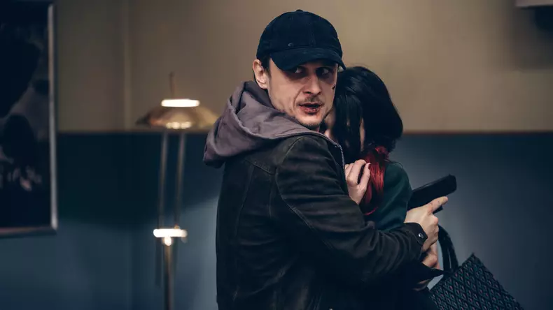 Cezar Grumazescu, in Subteran (Netflix)