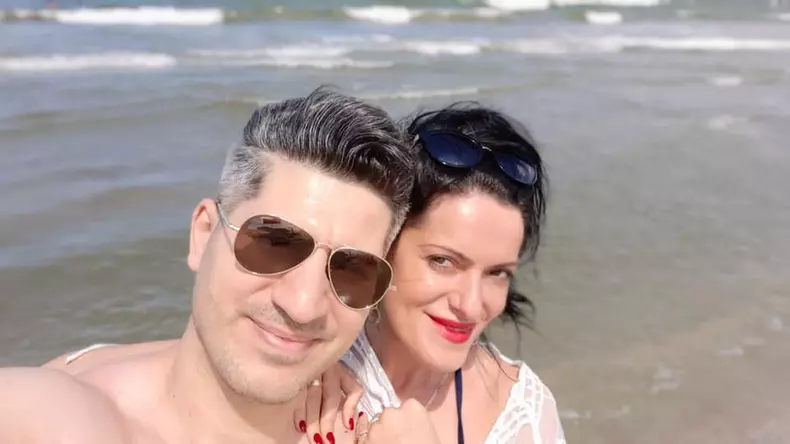 Lavinia Tatomir este căsătorită cu medicul Laurențiu Cârstea