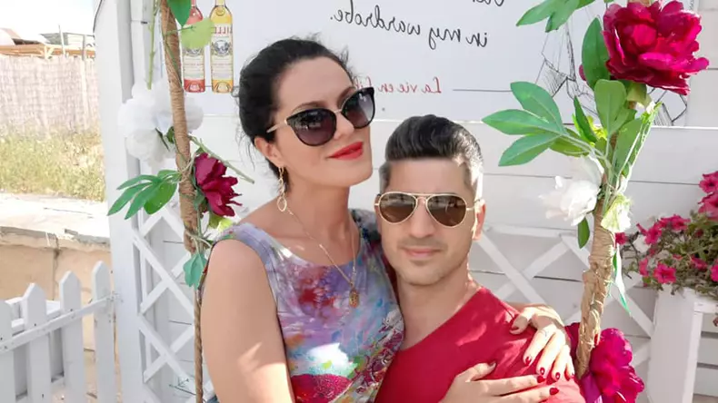 Lavinia Tatomir este căsătorită cu medicul Laurențiu Cârstea