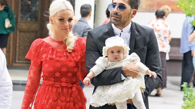 Connect-R şi Misha, alături de fiica lor