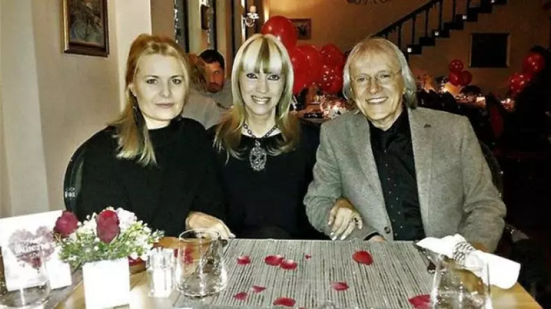 Simona Secrier şi Mihai Constantinescu, alături de fosta soţie, Mihaela