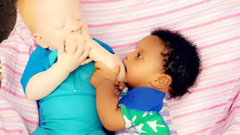 die-zwillinge-david-und-daniel-omirin