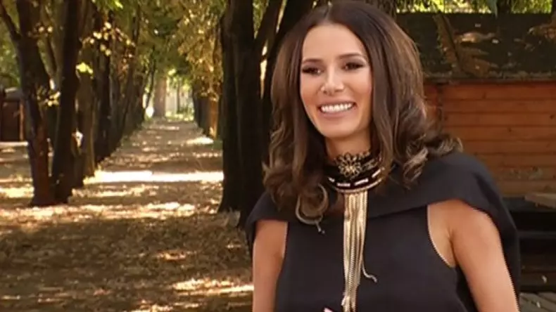 janina-nectara-ela-craciun-numai-de-bine-396749