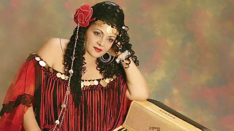 cornelia-catanga-4-1280x720