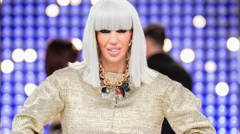 raluca-badulescu-s-a-imprumutat-la-banca-pentru-a-si-cumpara-haine-346013