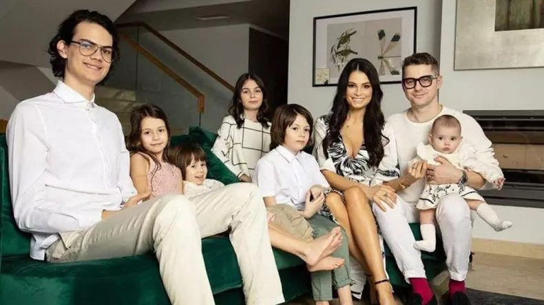 Anca-Serea-familie-3-1024x576-1-1024x576