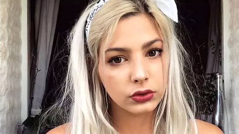 Semn-divin-primit-de-fiica-lui-Andrei-Gheorghe.-Ce-a-apărut-când-a-aruncat-cenușa-mamei-în-mare-6