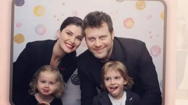 alina-puscas-sotul-si-cei-doi-copii-1280x720