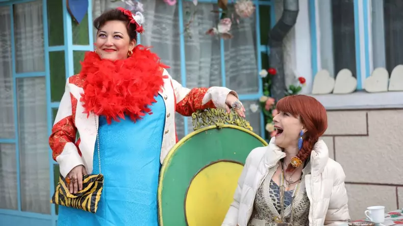 interviu-cu-ecaterina-ladin-dalida-din-las-fierbiti-mi-ar-placea-sa-candidez-impotriva-primarului-si-sa_size24