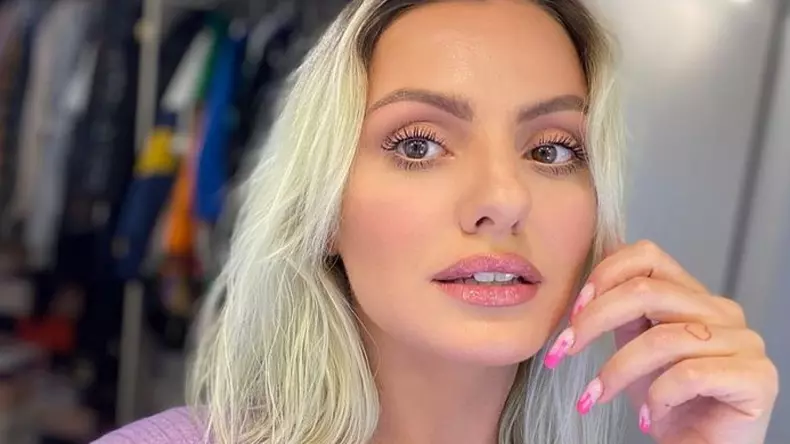 Alexandra-Stan-1280x720-1