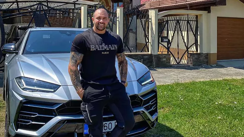 Cat-costa-vila-lui-Alex-Bodi