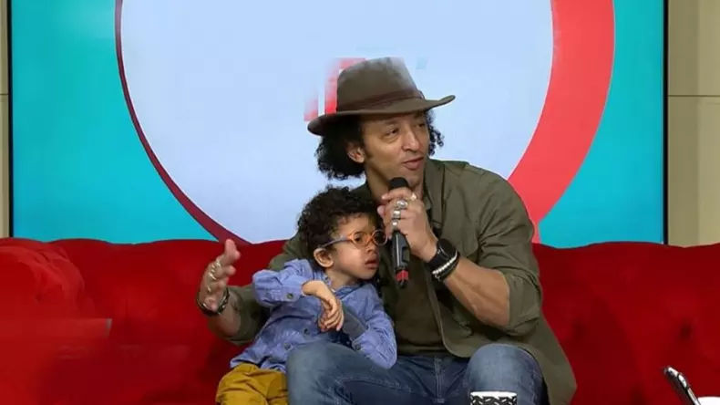 EXCLUSIV-Kamara-apel-disperat-pentru-fiul-sau-bolnav.-O-noua-operatie-scumpa-de-cati-bani-are-nevoie-1280x720