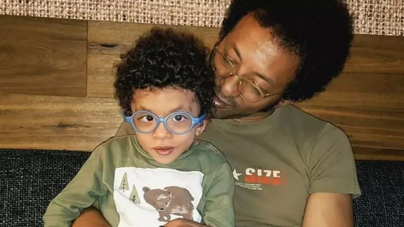 Kamara-si-fiul-sau-Leon-1280x720