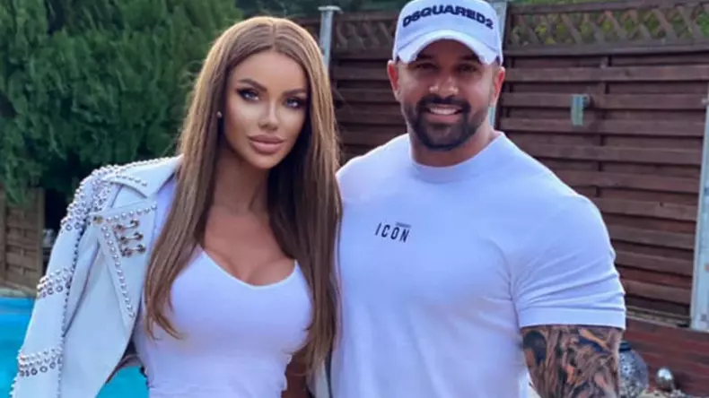 bianca-dragusanu-batuta-de-alex-bodi-timp-de-5-ore.-Vedeta-abia-se-mai-putea-tine-pe-picioare-2