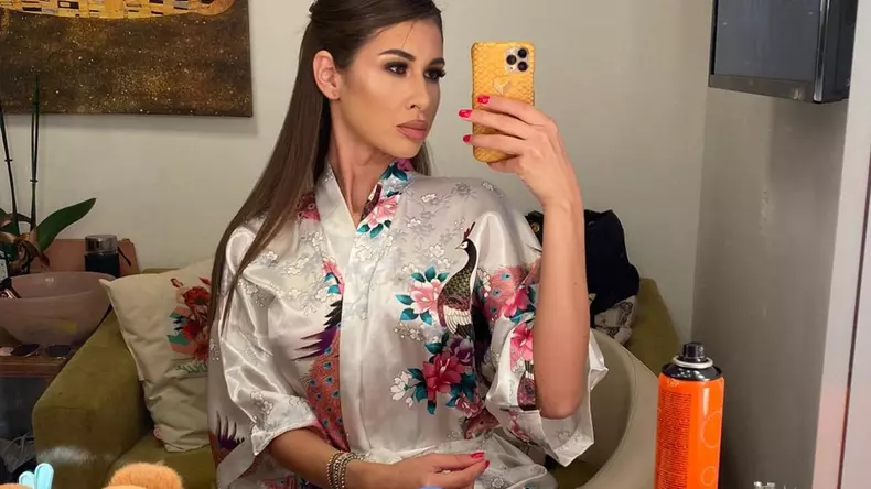 cristina-mihaela-la-machiaj-puterea-dragostei-crop-1596720627